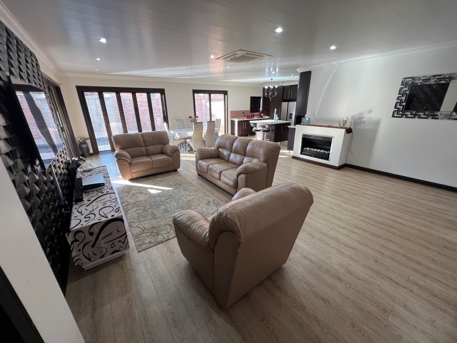 3 Bedroom Property for Sale in Wilkoppies North West